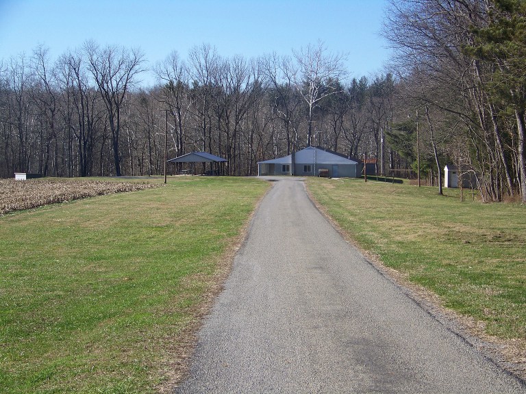 Driveway to Clubhouse